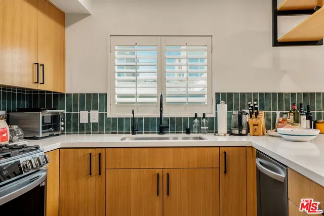 $5,000 | 3988 Beethoven Street, Unit 10, Los Angeles, CA 90066