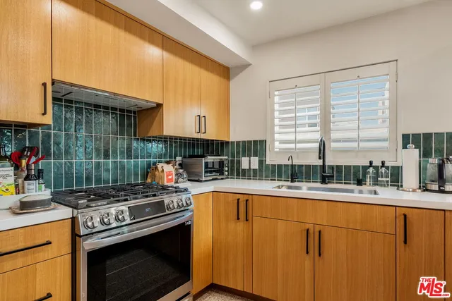 $5,000 | 3988 Beethoven Street, Unit 10, Los Angeles, CA 90066