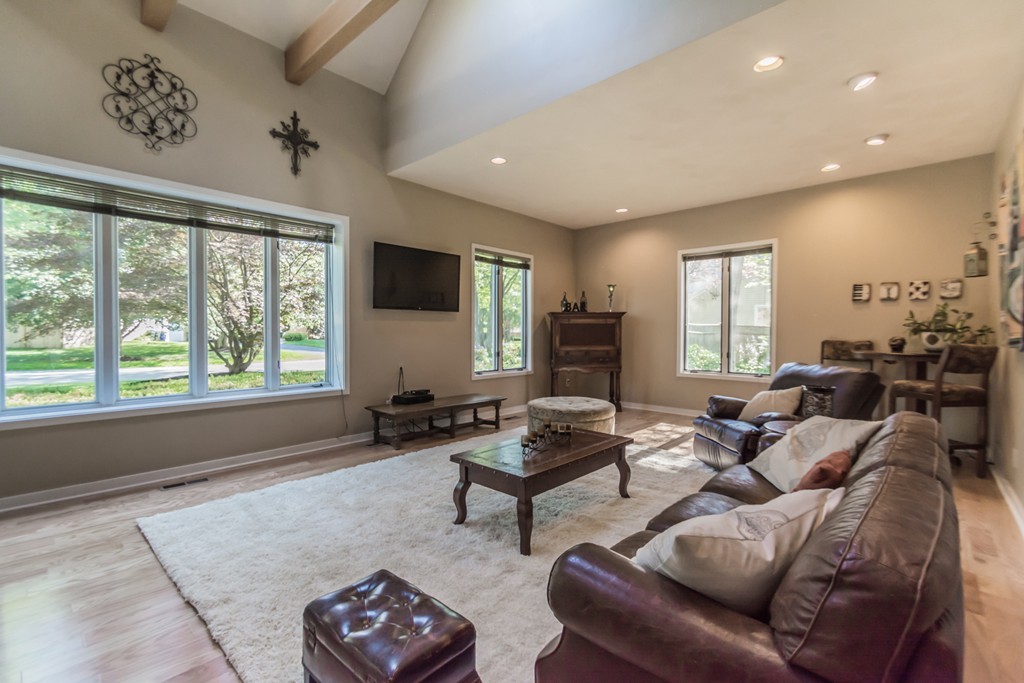 151 Berkeley Road North Andover, MA 01845 - Photo 4 of 30 Gallery Image 4