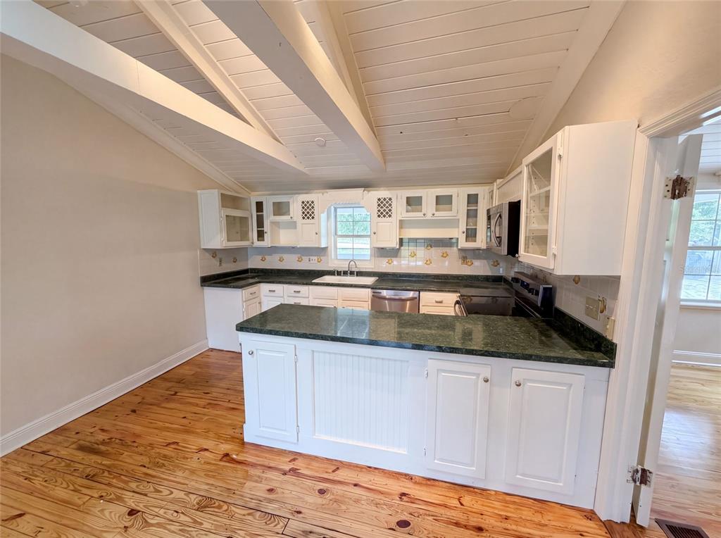 175 Lake Geneva Road Geneva, FL 32732 - Photo 17 of 27 Gallery Image 17