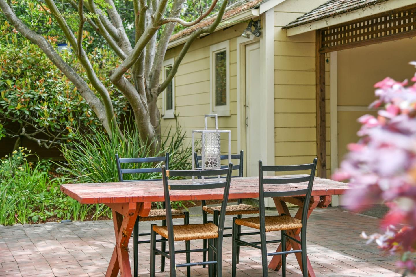 1106 Grand Street Alameda, CA 94501 - Photo 88 of 100 a view of chairs and table in the patio