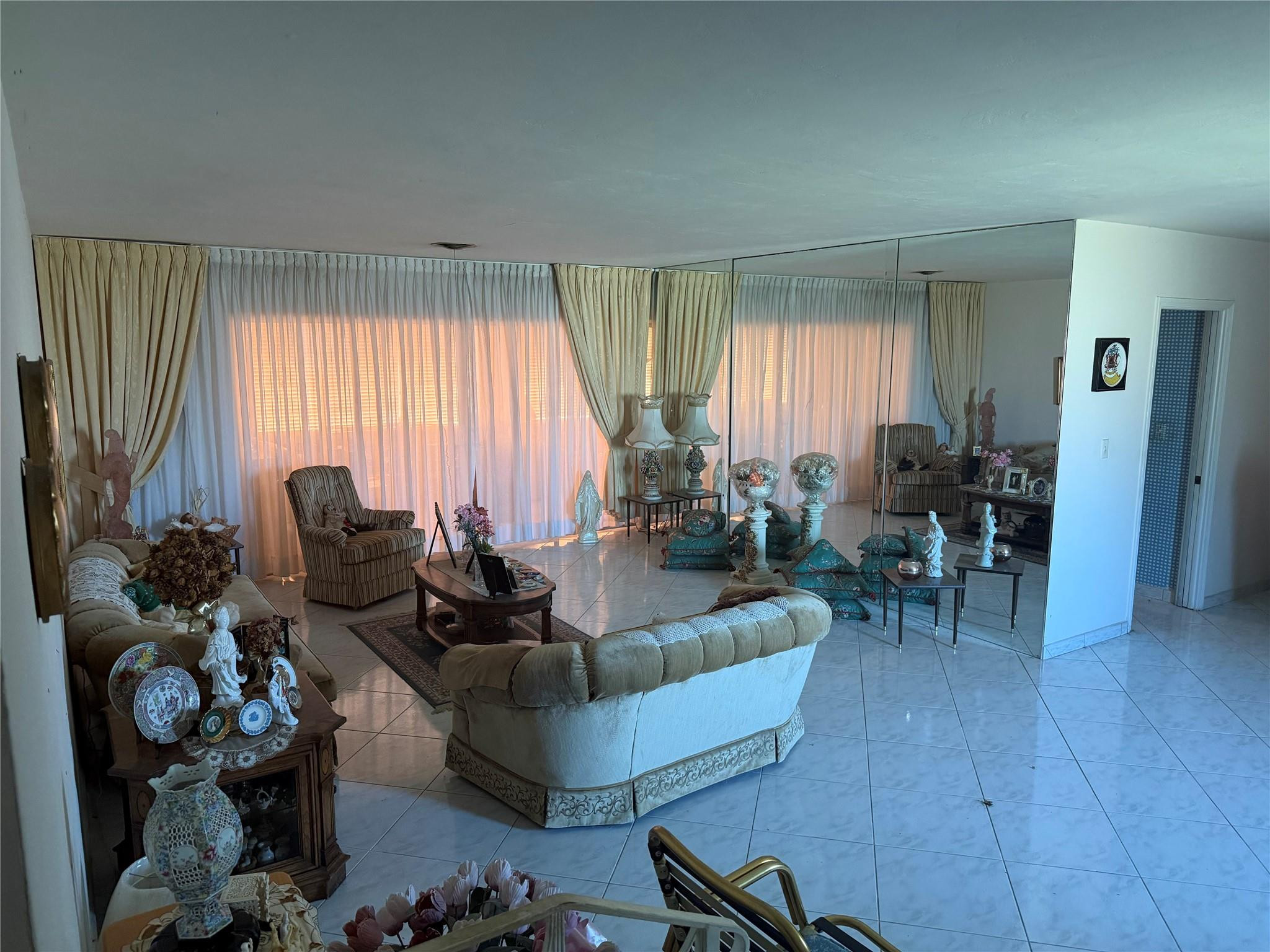 8230 Southwest 87th Terrace Miami, FL 33143 - Photo 4 of 9 Photo 4