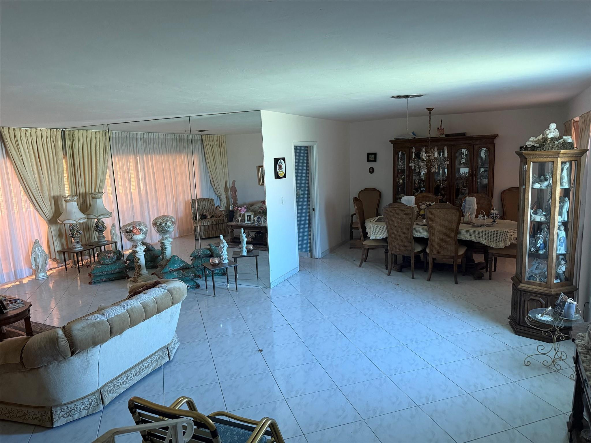 8230 Southwest 87th Terrace Miami, FL 33143 - Photo 5 of 9 Photo 5