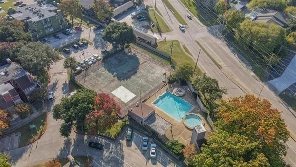 $1,050 | 9815 Walnut Street, Unit H306, Dallas, TX 75243
