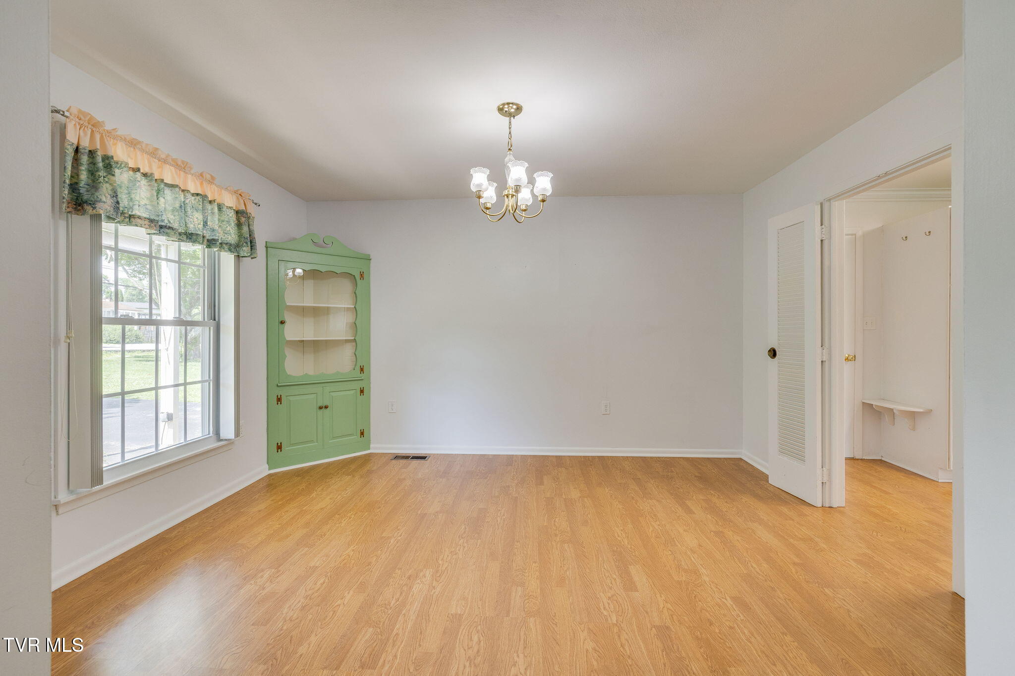 812 Kendrick Creek Road Kingsport, TN 37663 - Photo 8 of 30 008
