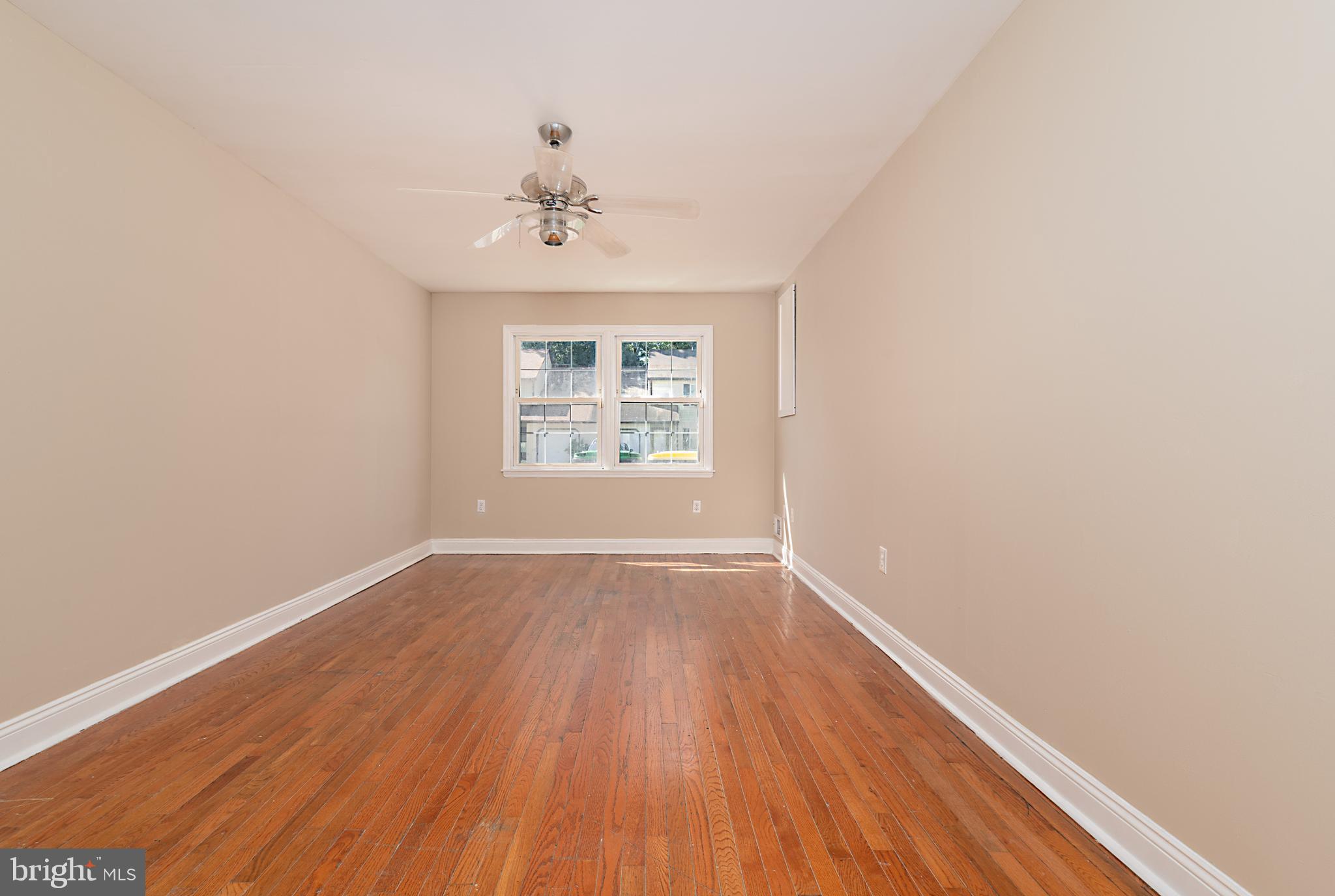 30 Lanford Road New Castle, DE 19720 - Photo 13 of 21 Family Room