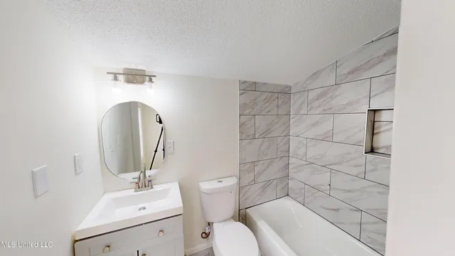 $209,900 | 5656 Highway 301, Horn Lake, MS 38637