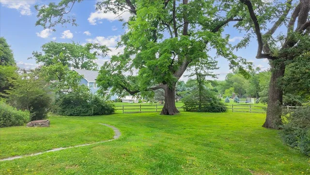 $685,000 | 230 Westlake Drive, Valhalla, NY 10595