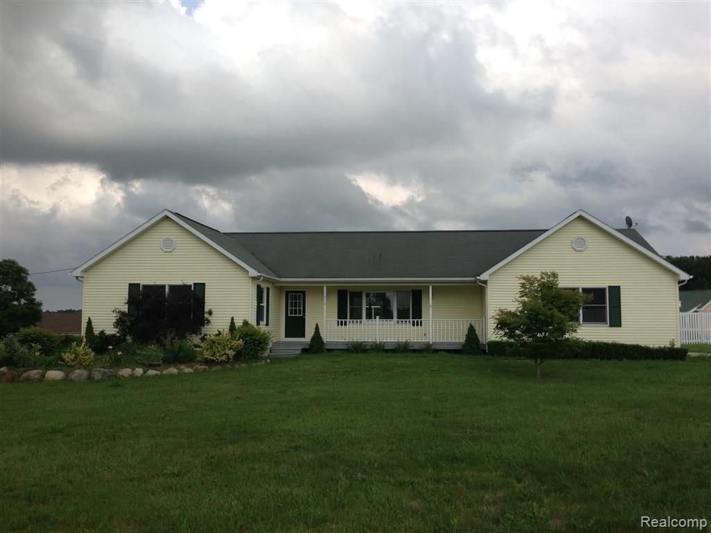 7510 Mack Road Howell, MI 48855 - Photo 2 of 25 Mature landscaping