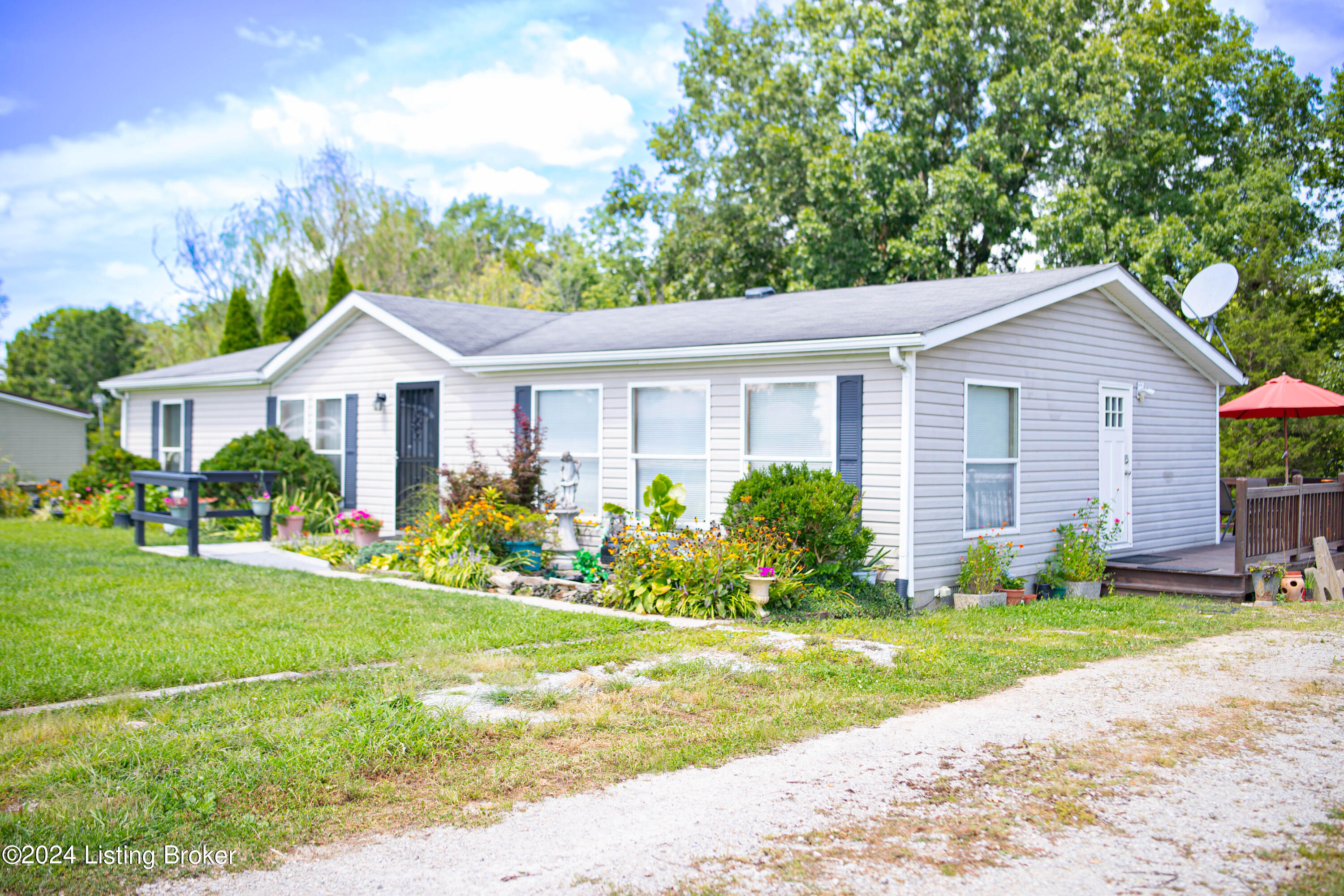 520 Goodlett Road Mount Eden, KY 40046 - Photo 5 of 39 _J9I5239