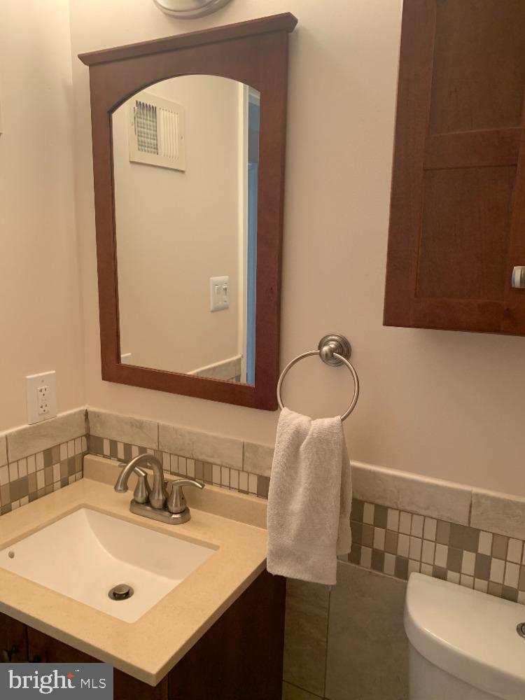 1607 Ingram Terrace Silver Spring, MD 20906 - Photo 28 of 39 Hall Bath