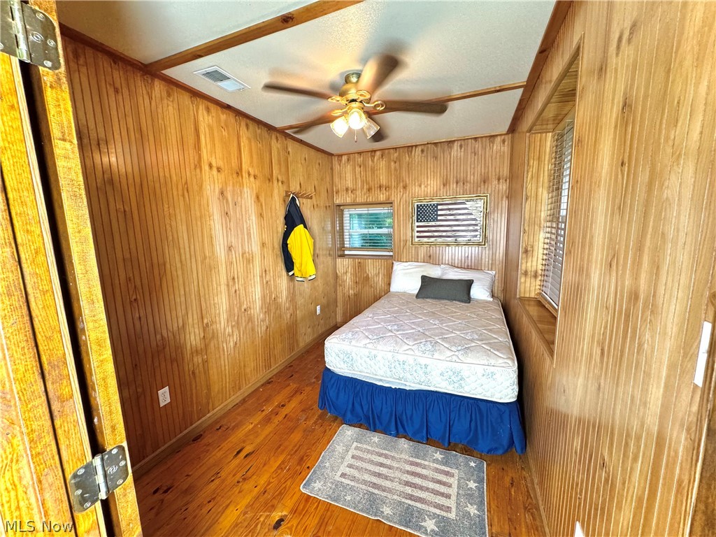 70906 Reynolds Road Piedmont, OH 43983 - Photo 19 of 33 Bedroom 1