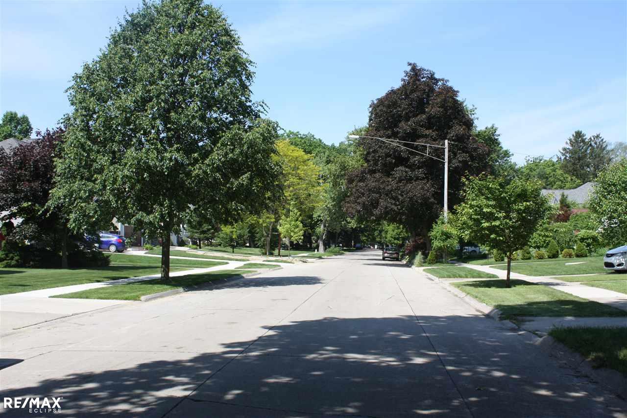 426 Woodside Road Royal Oak, MI 48073 - Photo 4 of 35