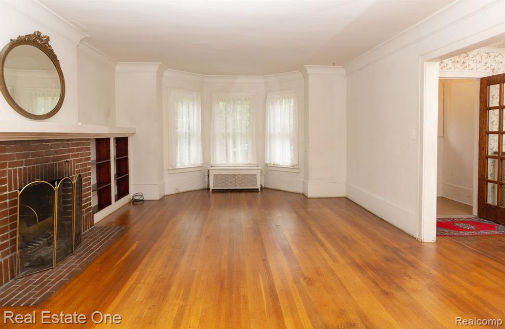 2136 Seminole Street Detroit, MI 48214 - Photo 8 of 37 Gallery Image 8
