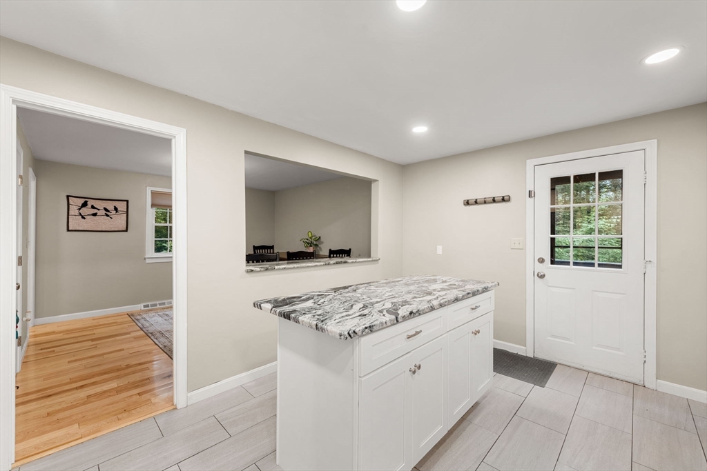 25 Holly Drive Gardner, MA 01440 - Photo 9 of 32