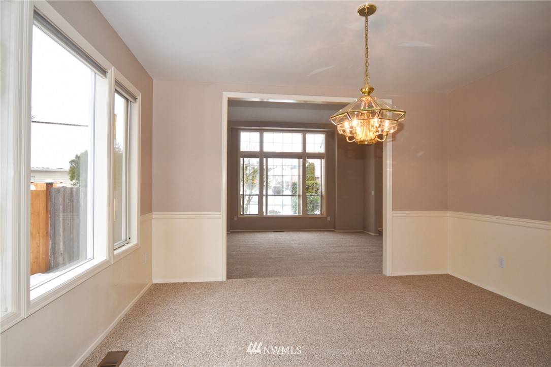 4507 Northeast 18th Street Renton, WA 98059 - Photo 8 of 22