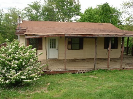 240 Jarnigan Chapel Road Clinton, TN 37716 - Photo 1 of 8 Primary Photo
