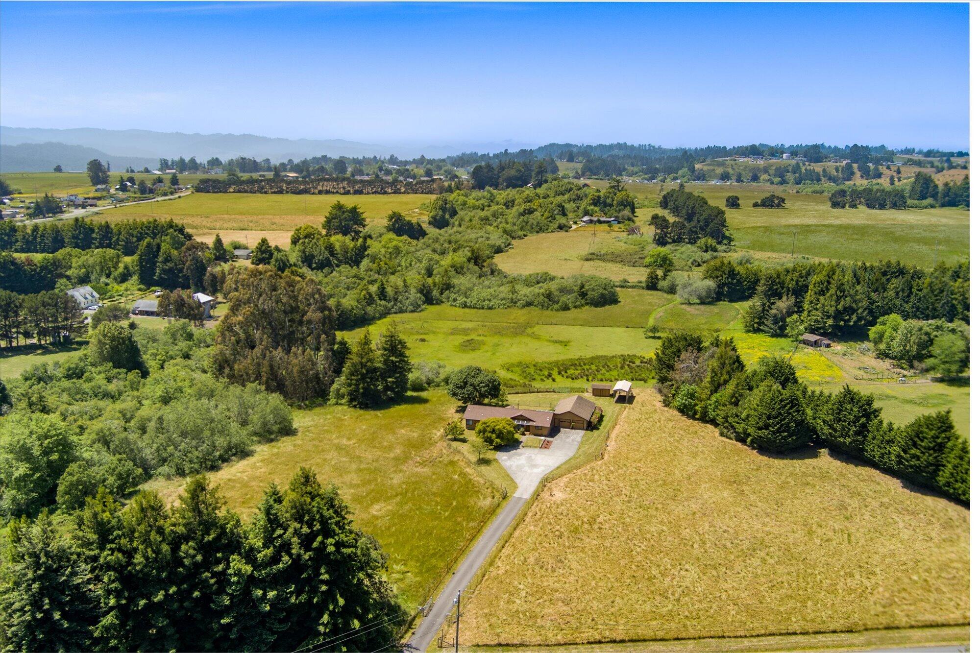 2800 Barber Creek Road Hydesville, CA 95547 - Photo 4 of 60