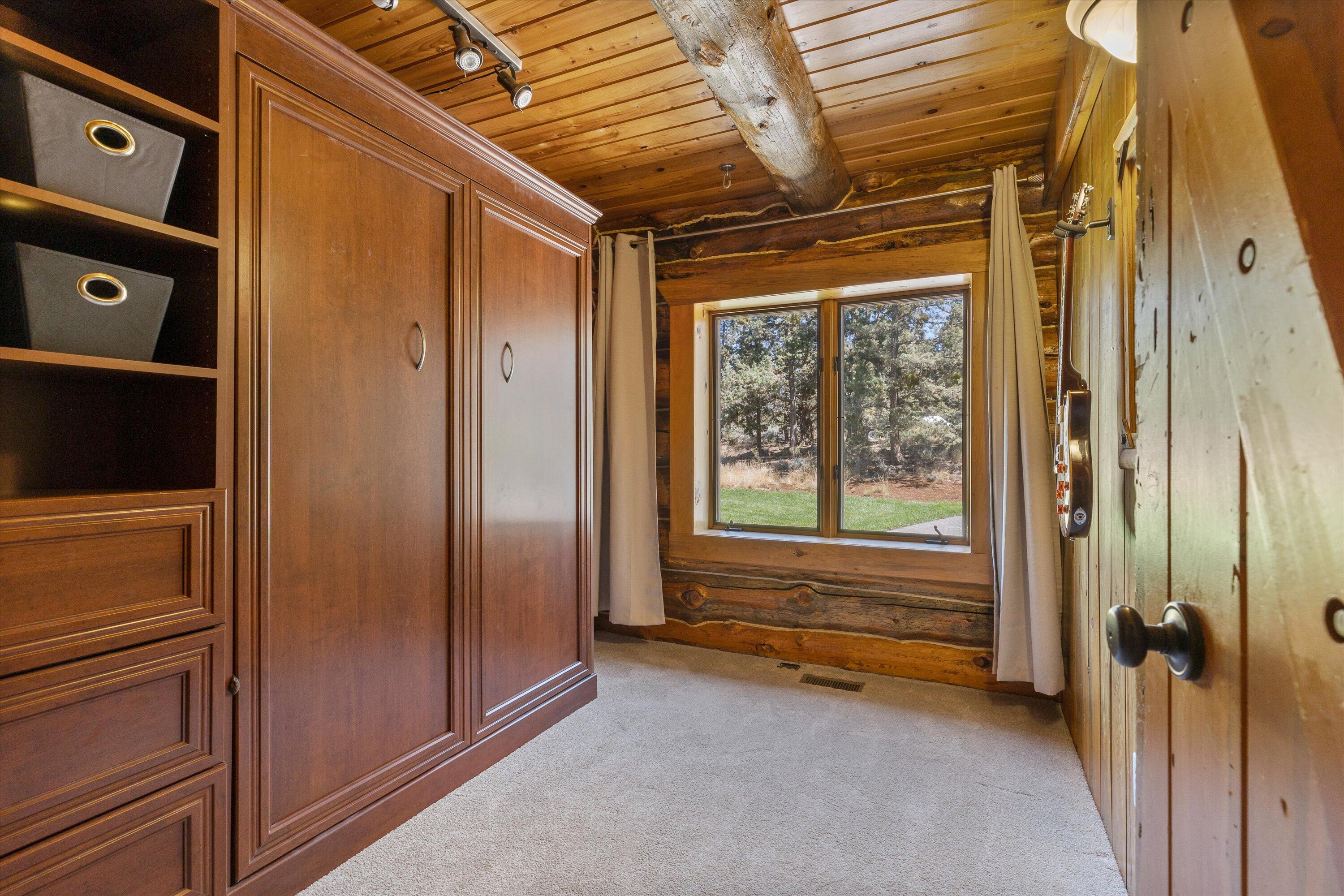 63430 Hamehook Road Bend, OR 97701 - Photo 21 of 54 20-220725_JILLROSELL2712