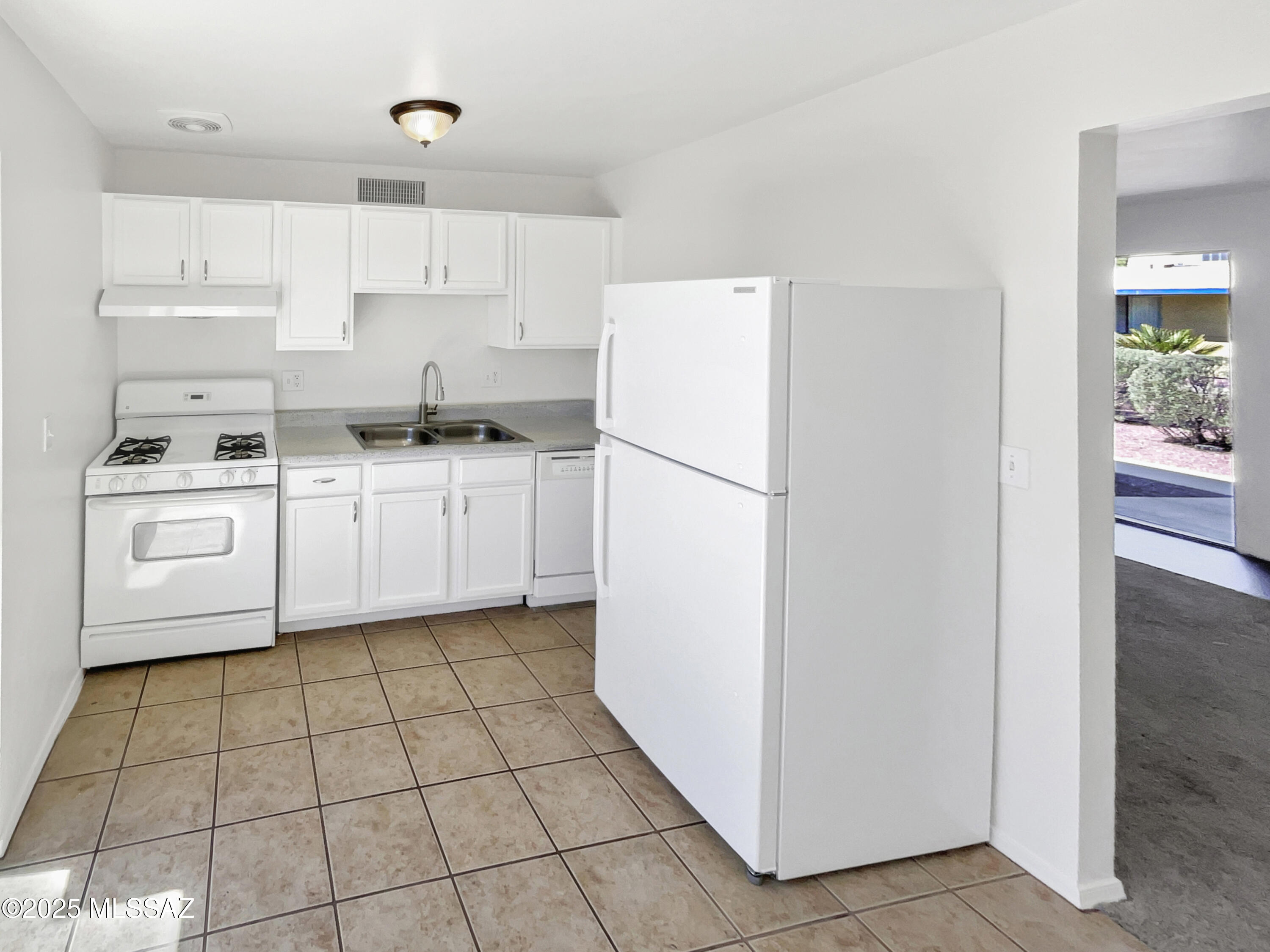 350 North Silverbell Road, Unit 8 Tucson, AZ 85745 - Photo 6 of 19