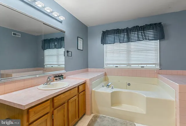 $330,000 | 112 Carriage Lane, Swedesboro, NJ 08085