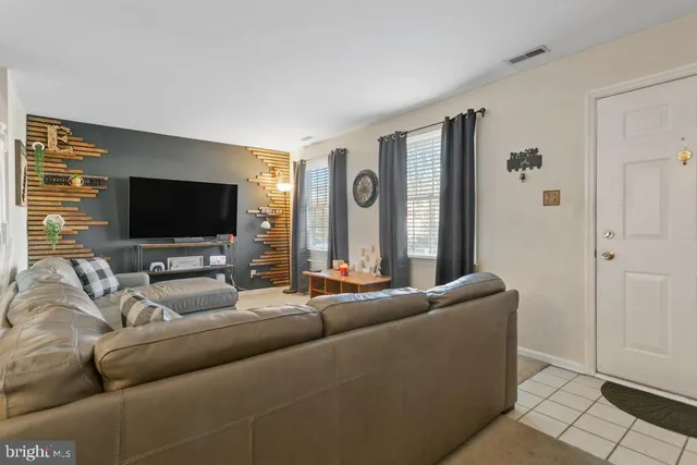 $330,000 | 112 Carriage Lane, Swedesboro, NJ 08085