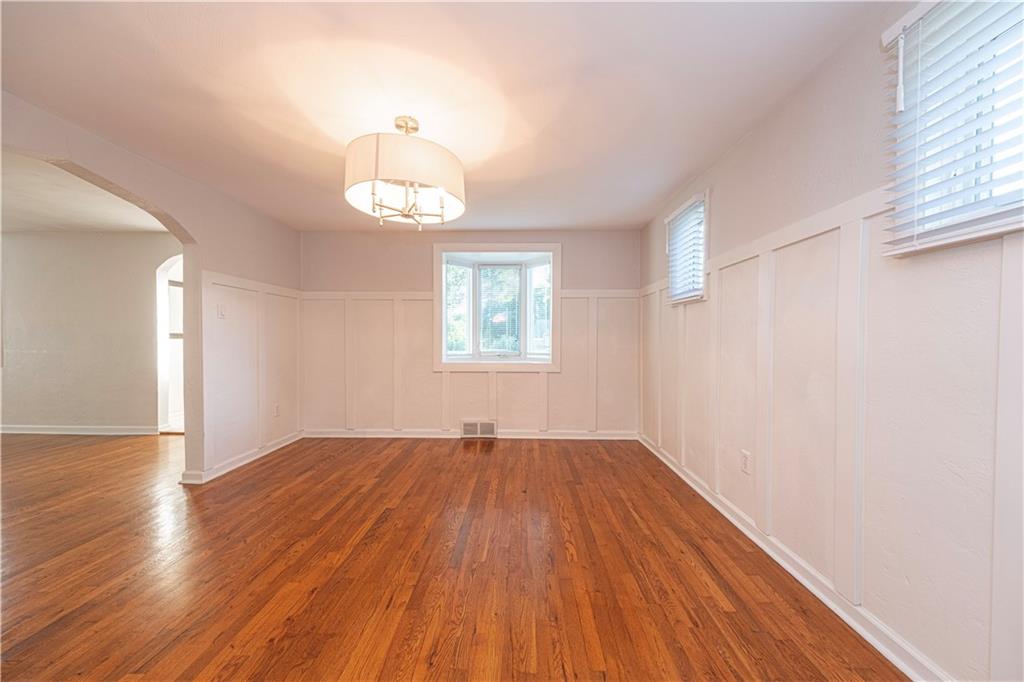 22 Herbst Road Coraopolis, PA 15108 - Photo 4 of 40