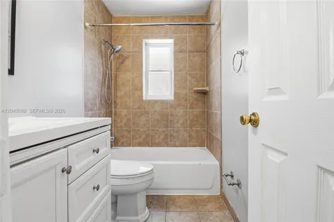 $2,700 | 610 Southwest 2nd Avenue, Unit 1, Dania Beach, FL 33004