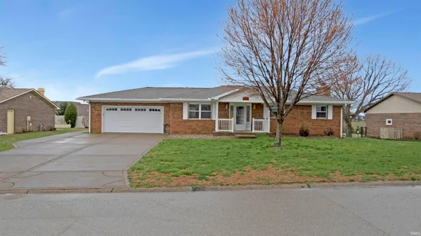 $290,000 | 8566 Hanover Drive, Newburgh, IN 47630