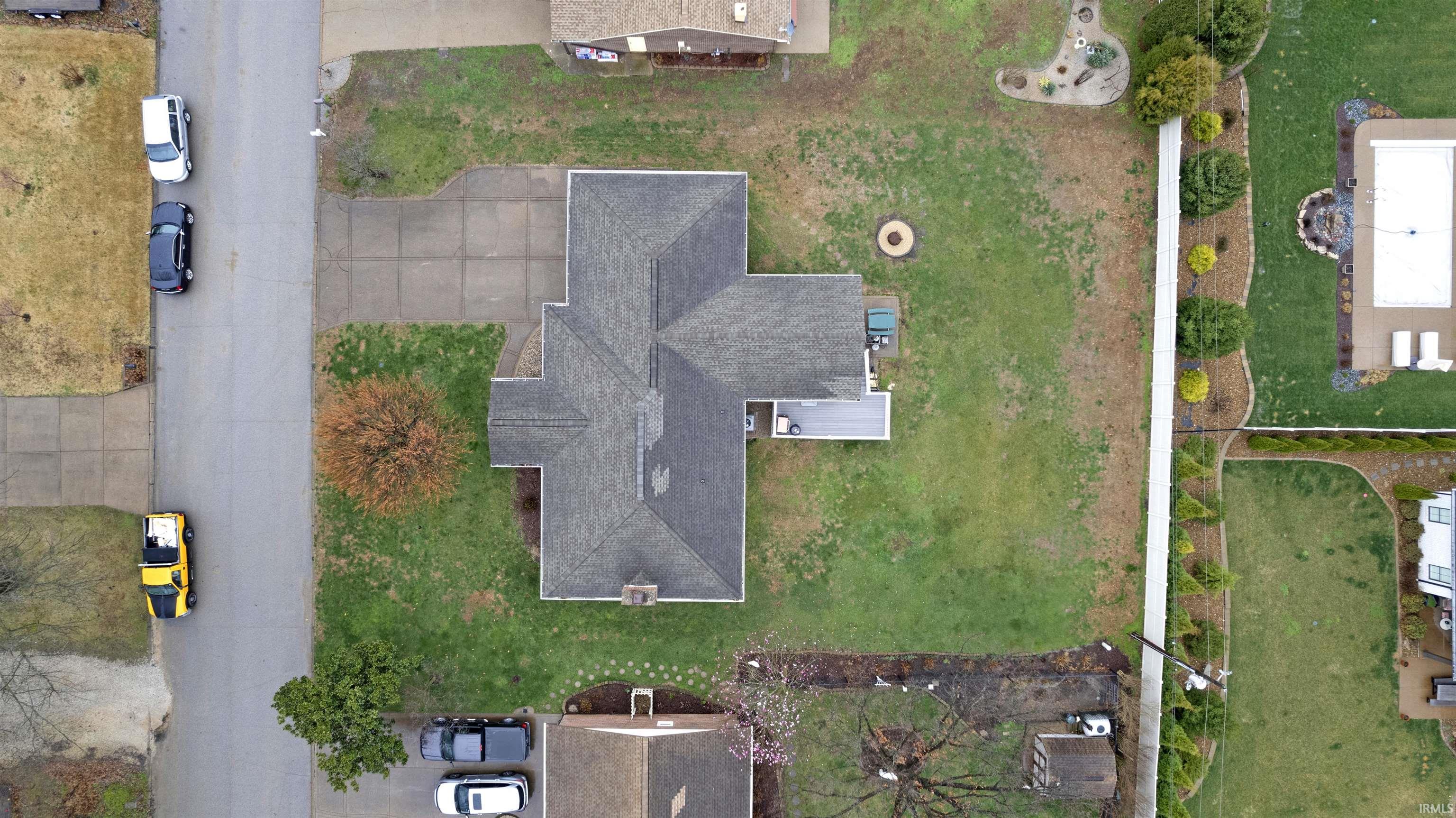 8566 Hanover Drive Newburgh, IN 47630 - Photo 3 of 23