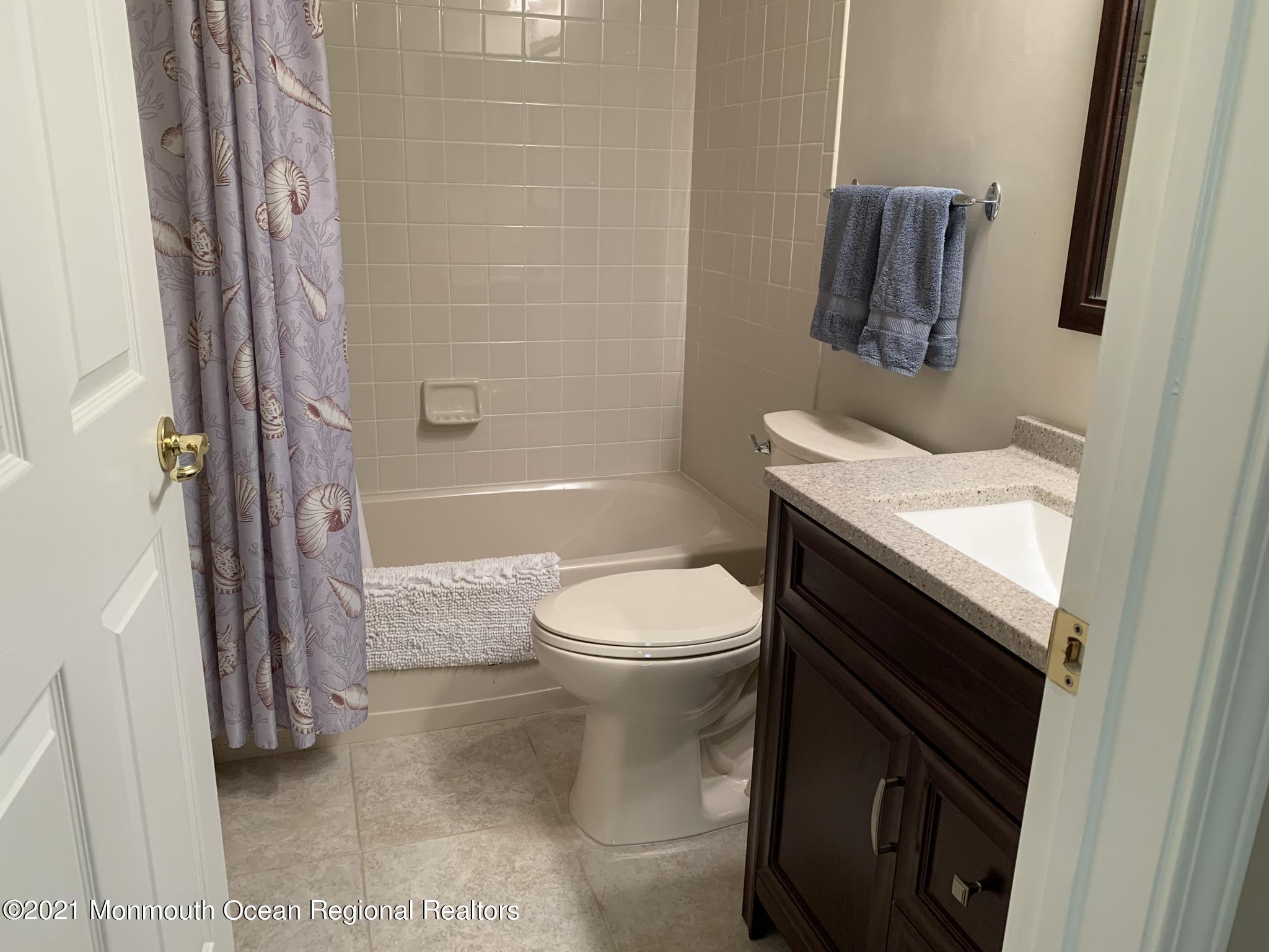 14 Ridgemont Lane Whiting, NJ 08759 - Photo 10 of 21 E9A4FA0E-3B5D-4CAF-8984-CEFD34202F34