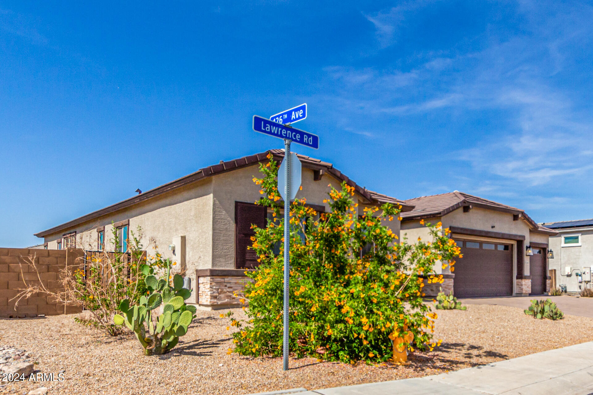 12548 West Lawrence Road Glendale, AZ 85307 - Photo 4 of 43 0004-04 - Lawrence