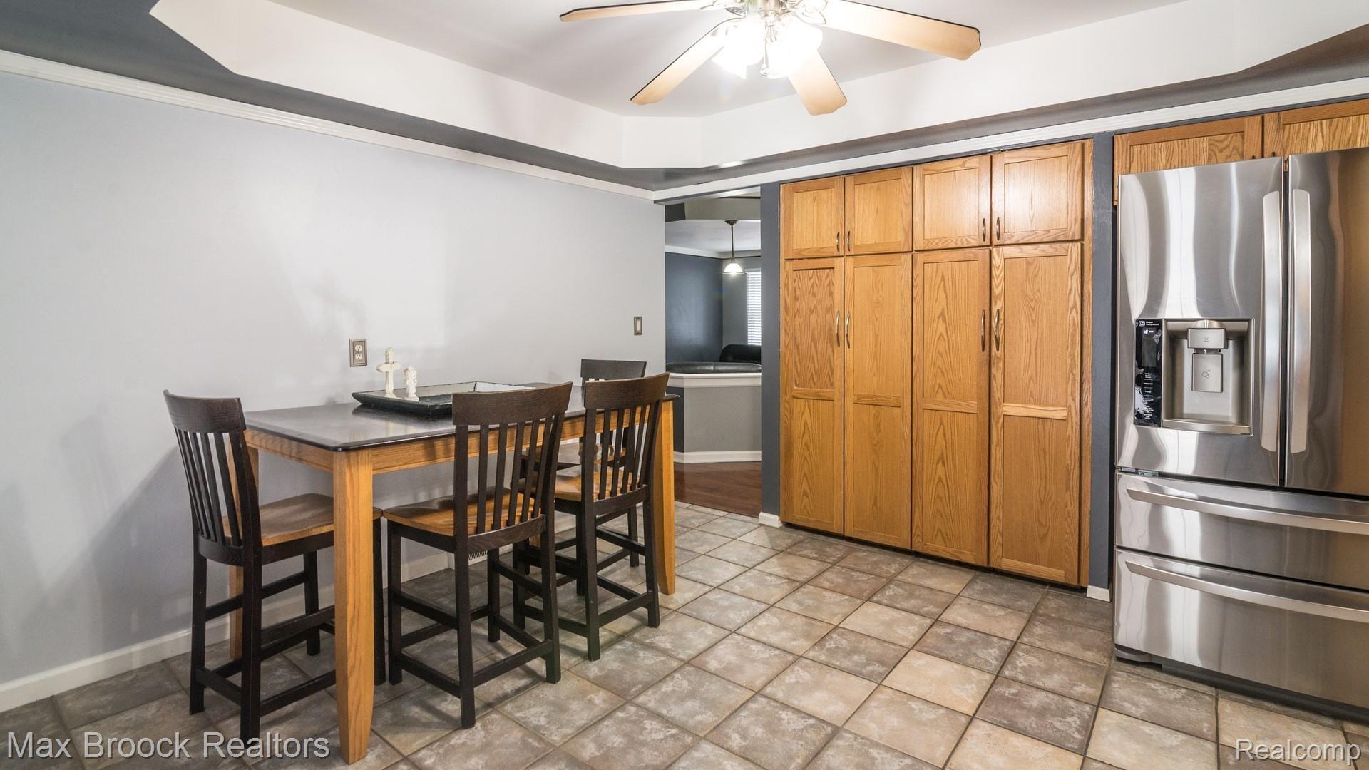 2209 Frazho Road Warren, MI 48091 - Photo 13 of 34 014_17.jpg