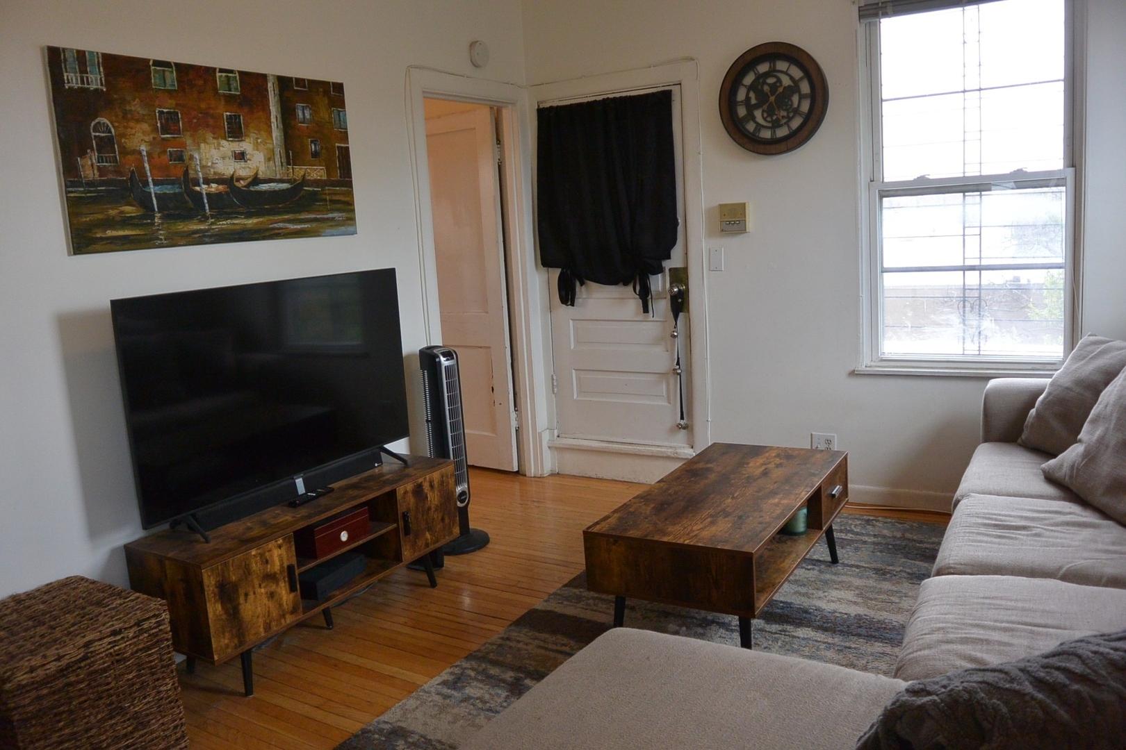 1652 West Nelson Street, Unit 3 Chicago, IL 60657 - Photo 11 of 15