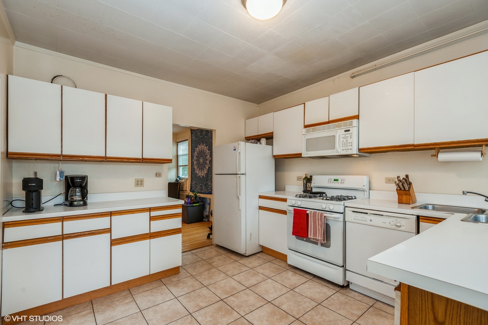 1652 West Nelson Street, Unit 3 Chicago, IL 60657 - Photo 4 of 15