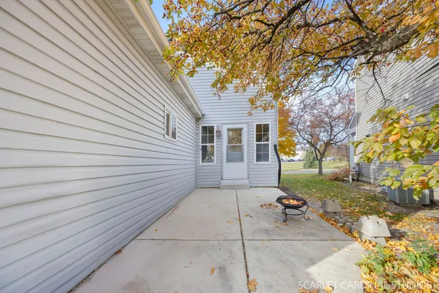 $317,500 | 34 Waterbury Circle, Oswego, IL 60543