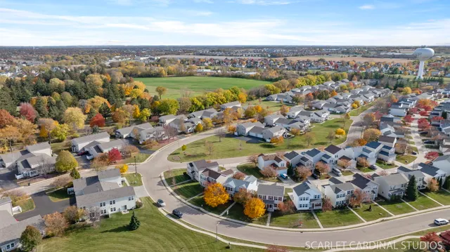 $317,500 | 34 Waterbury Circle, Oswego, IL 60543