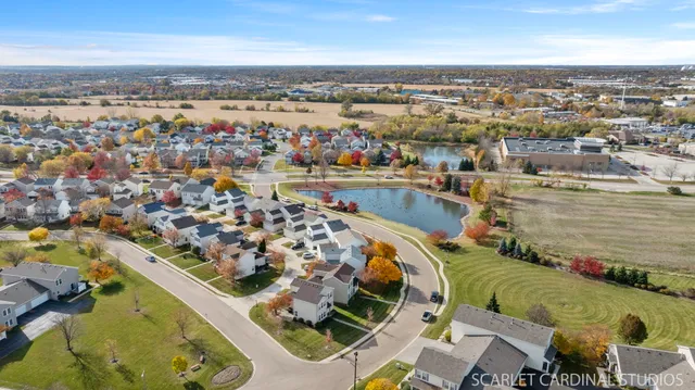 $317,500 | 34 Waterbury Circle, Oswego, IL 60543