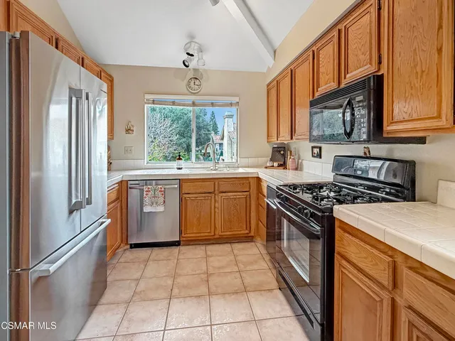 $3,795 | 264 Ridgeton Lane, Unit B, Simi Valley, CA 93065