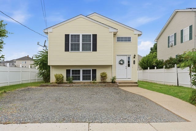 105 Lawrence Street Fall River, MA 02721 - Photo 2 of 27