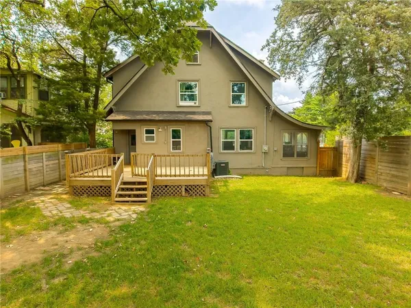 $365,000 | 3651 SW Trafficway, Kansas City, MO 64111