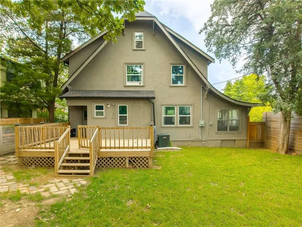 $365,000 | 3651 SW Trafficway, Kansas City, MO 64111