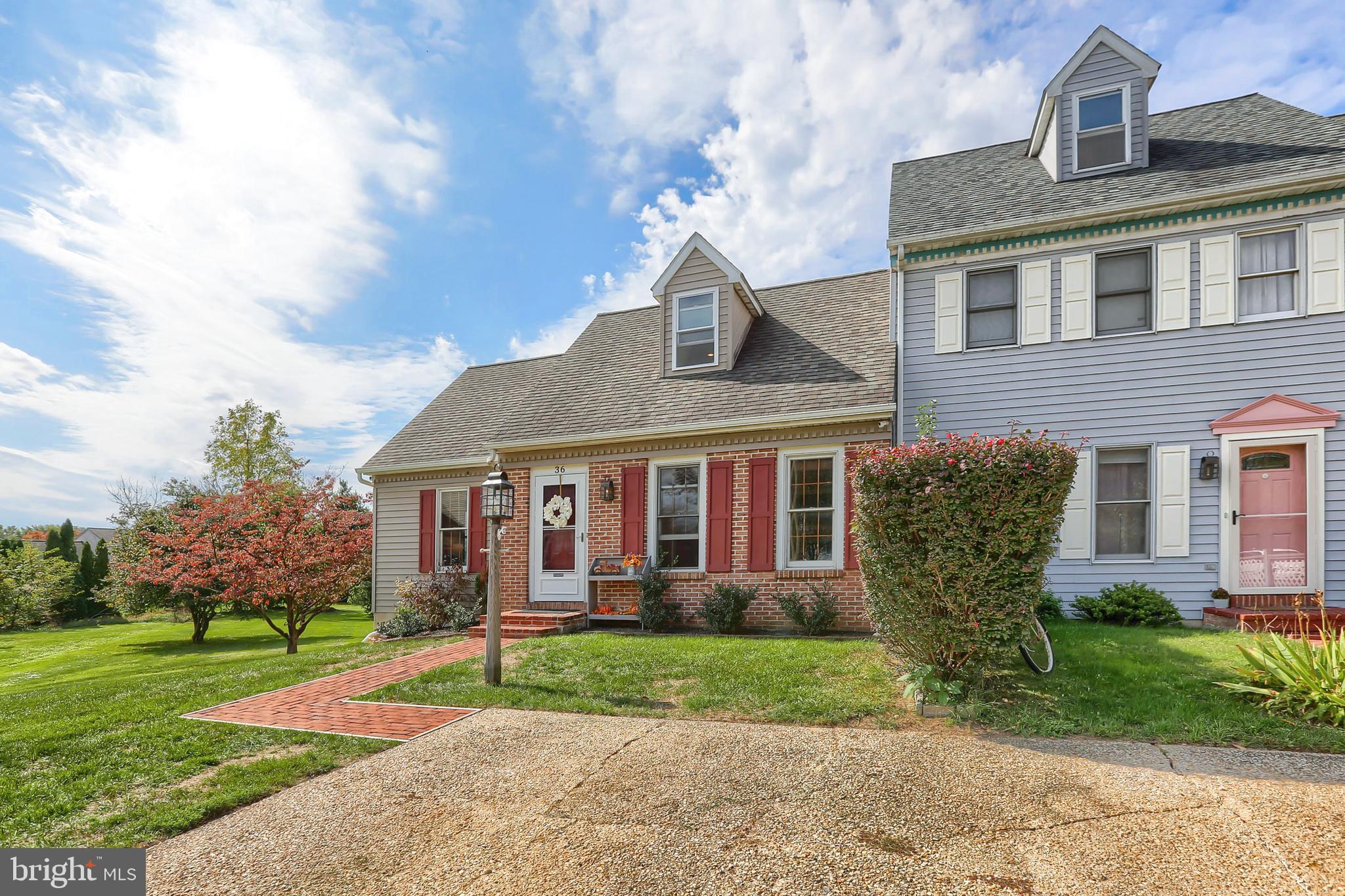 36 Pheasant Lane Lititz, PA 17543 - Photo 2 of 29 Gallery Image 2