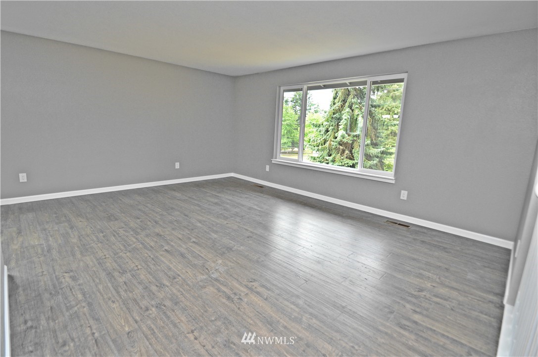 4403 Chrisella Road East Edgewood, WA 98372 - Photo 6 of 20 Gallery Image 6