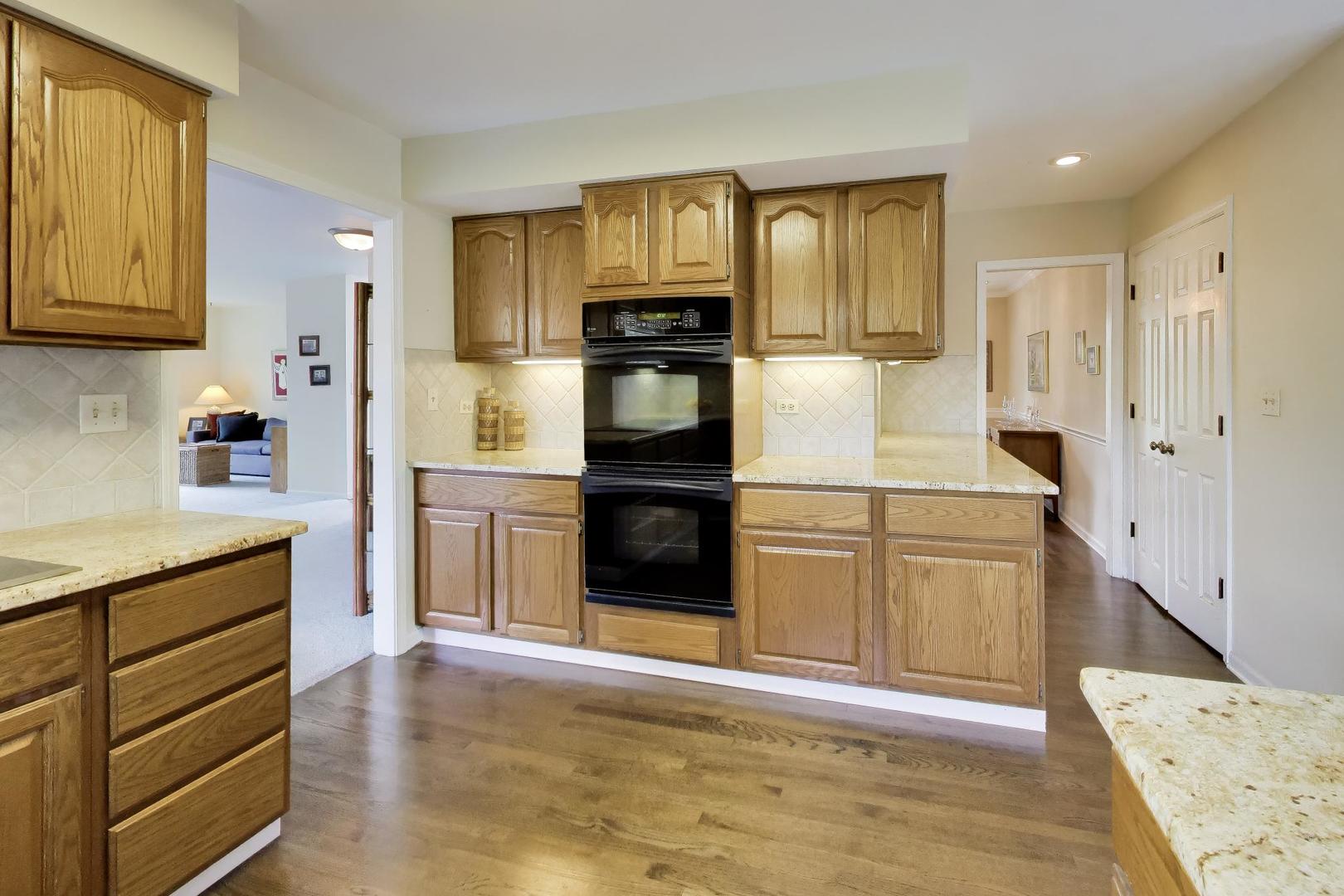 1038 Elmdale Road Glenview, IL 60025 - Photo 10 of 34