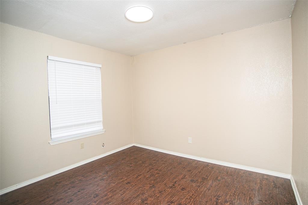 2019 West Nathan Lowe Road Arlington, TX 76017 - Photo 11 of 21 Bedroom 3