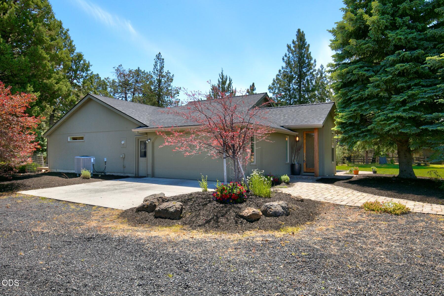 16845 Varco Road Bend, OR 97703 - Photo 37 of 45