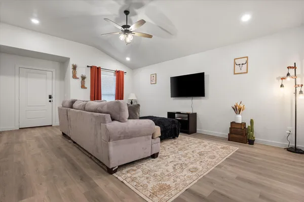 $1,999 | 2133 Langford Avenue, Lubbock, TX 79407