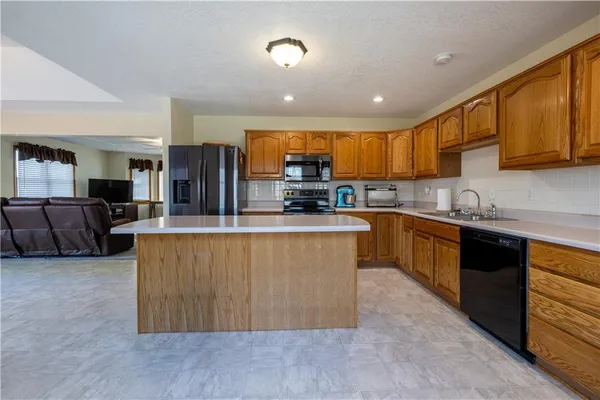 $464,900 | 9769 County Road 427, Savannah, MO 64485