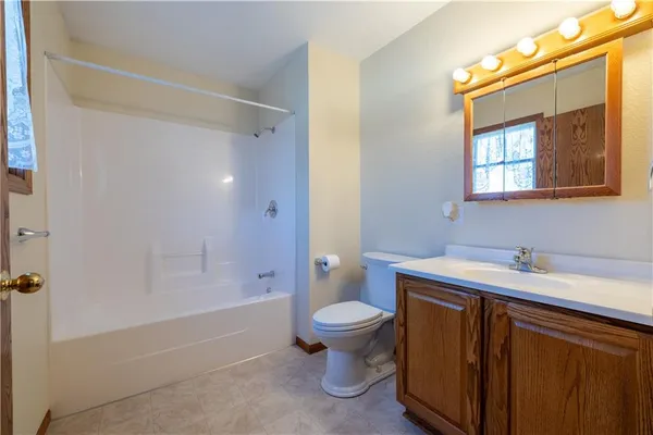 $464,900 | 9769 County Road 427, Savannah, MO 64485
